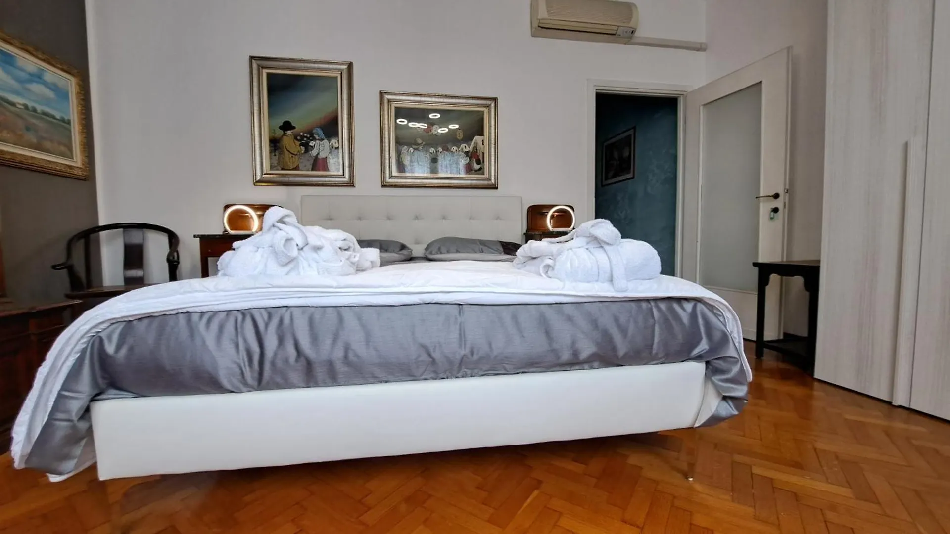 Apartment Suite Del Corso Milan Italy