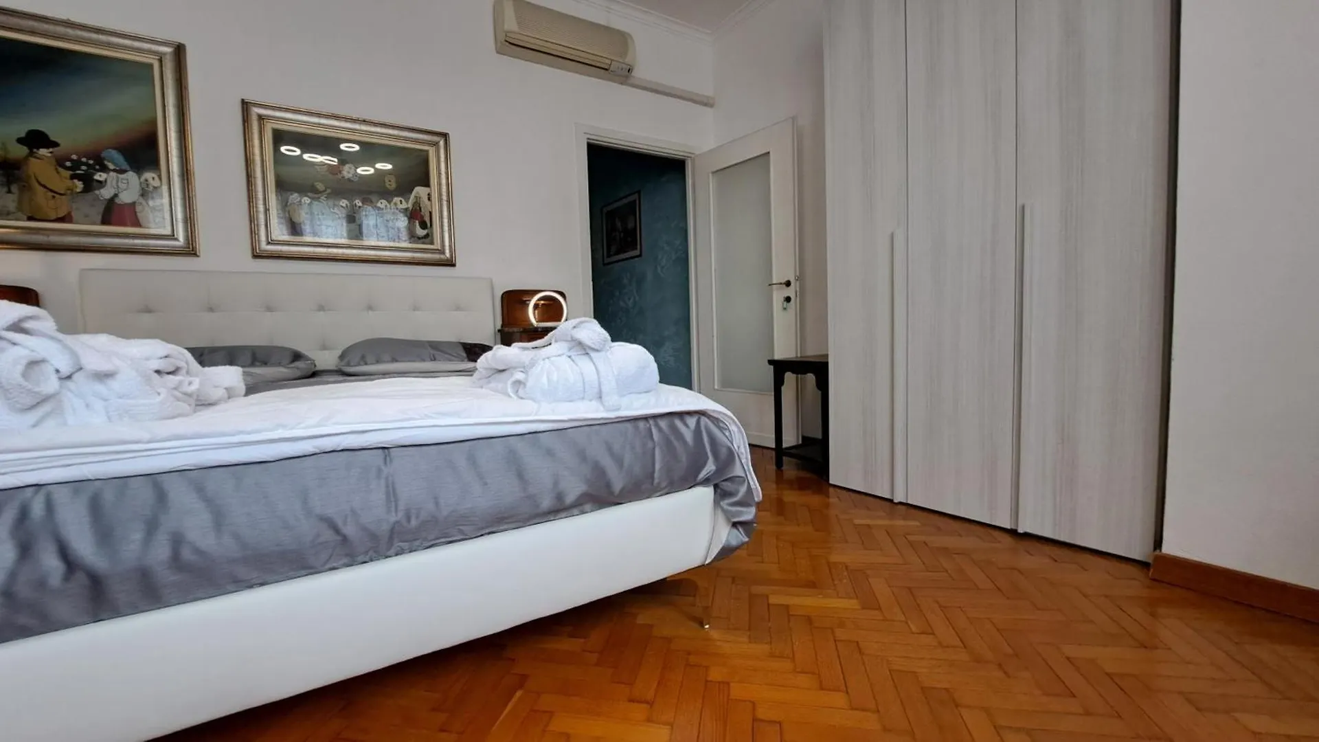 Suite Del Corso Milan Apartment