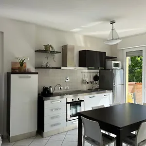 https://la-stella-blu.emilia-romagnahotels.net